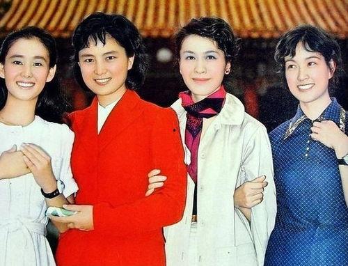 刘晓庆与明星合影,刘晓庆与璀璨明星们的亲密合影瞬间